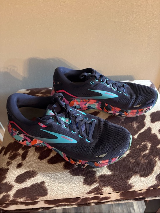 Brooks Shoes - Brooks Black Running Shoes with Teal Accents and Multicolor Soles